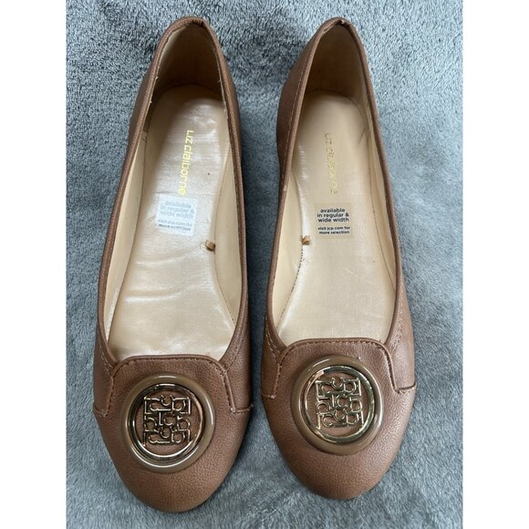 New Ladies Liz Claiborne Ballet Flats Size 6 M Tan w/ Gold Medallion LC Selma 37 - Picture 1 of 8